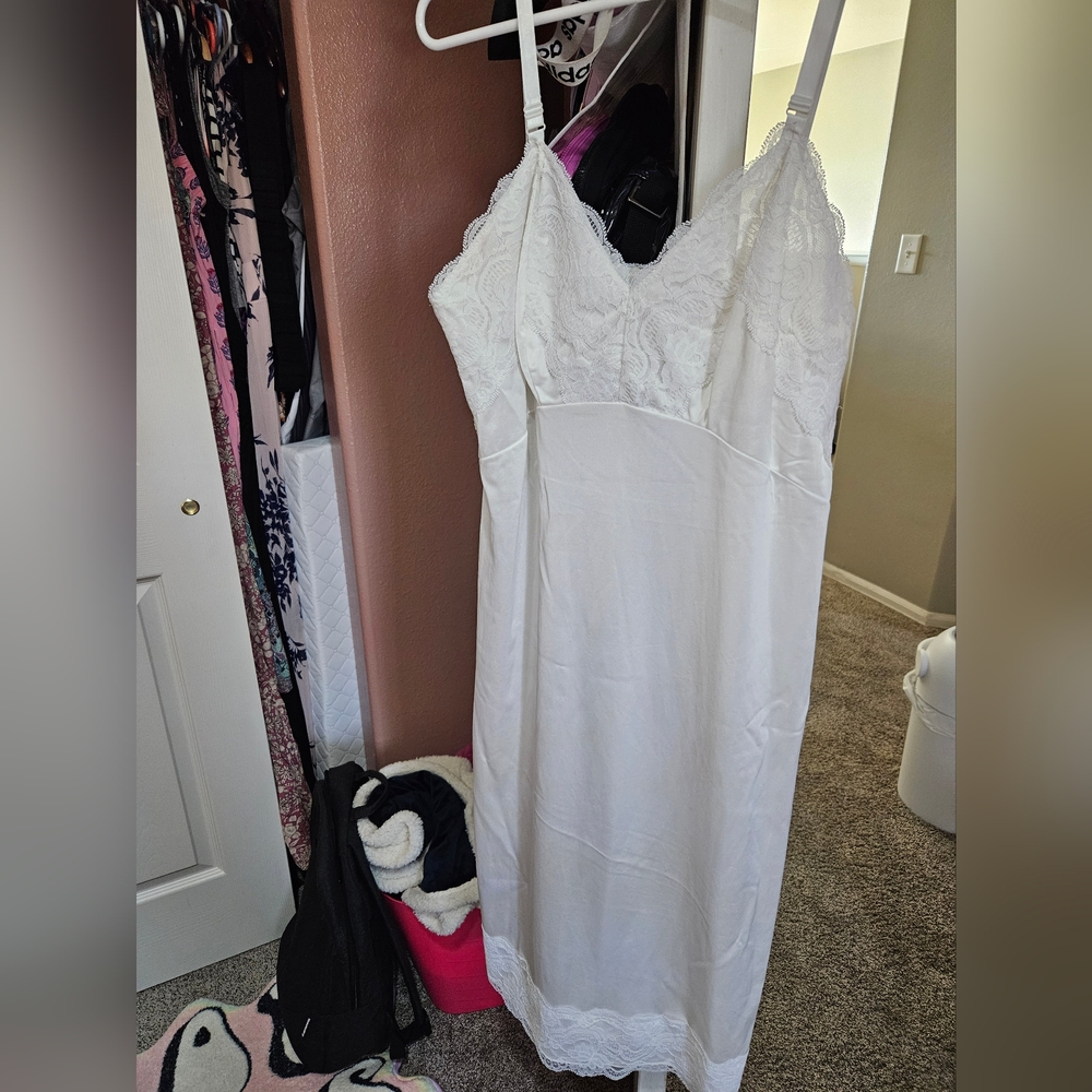 Chic White Vintage Lace Slip Dress